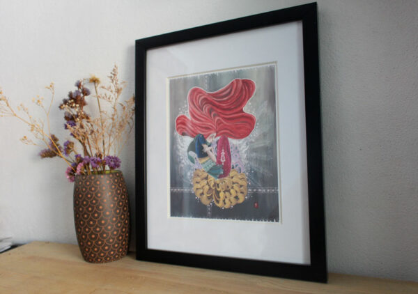 Fragile et forte, peinture de la renaissance d’une femme sur une fleur d’or