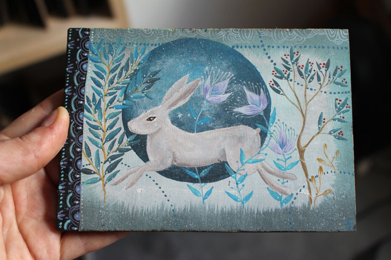 Lièvre d’hiver, peinture de la force et la résilience